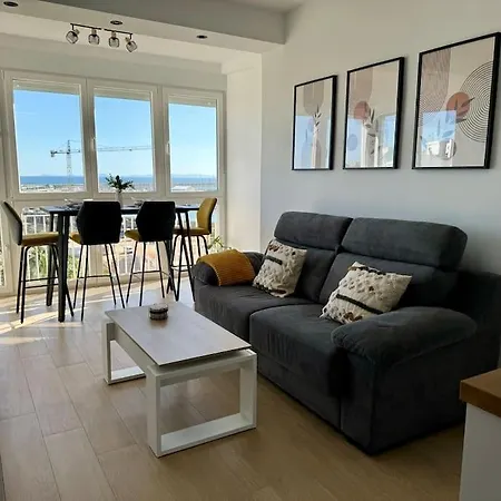Cozy With Port View Διαμέρισμα *
