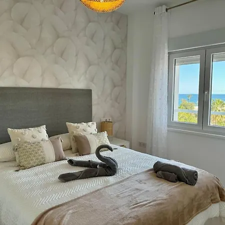 Cozy With Port View *